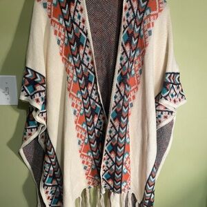 Chic Tribal Patterned Poncho sweater shawl size medium